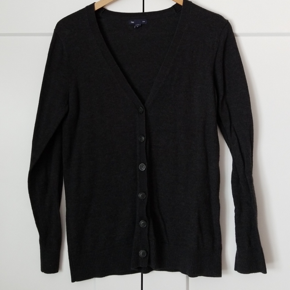 GAP women's v-neck button down sweater